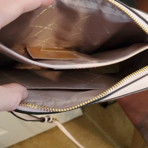 Michael Kors Jet Set Crossbody in Light Pink - Picture 6 of 7